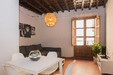 Apartament en Granada - 2069. Granada Nahira Suites 3000 Apt2/4