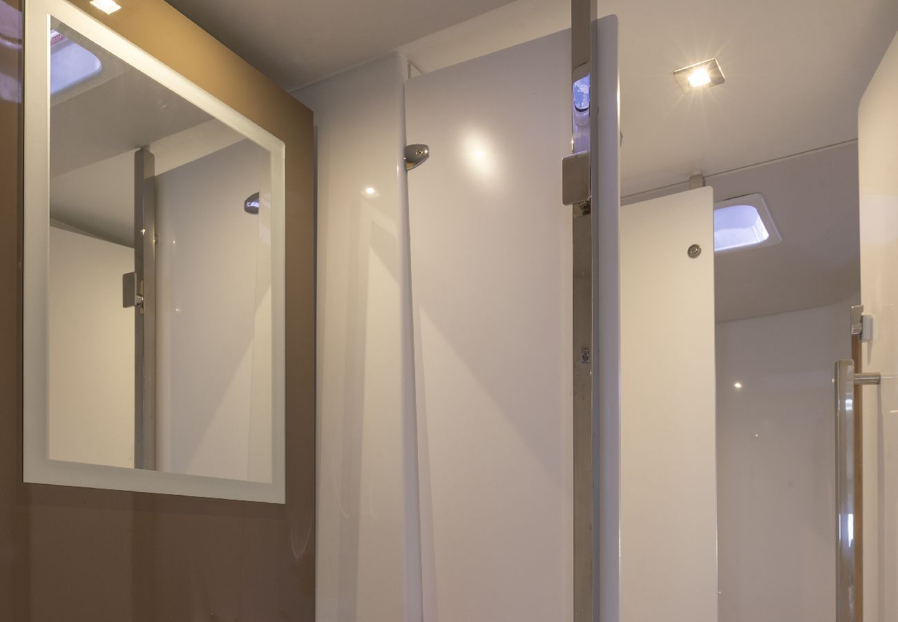 Vaixell en Athens - Catamarán | año 2011 | 13.41 M