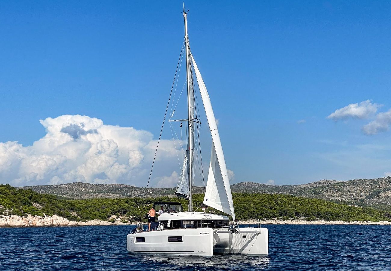 Skib i Loutraki - Velero | año 2020 | 9.98 M