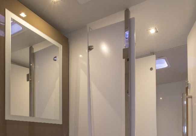 Barca a Athens - Catamarán | año 2011 | 13.41 M