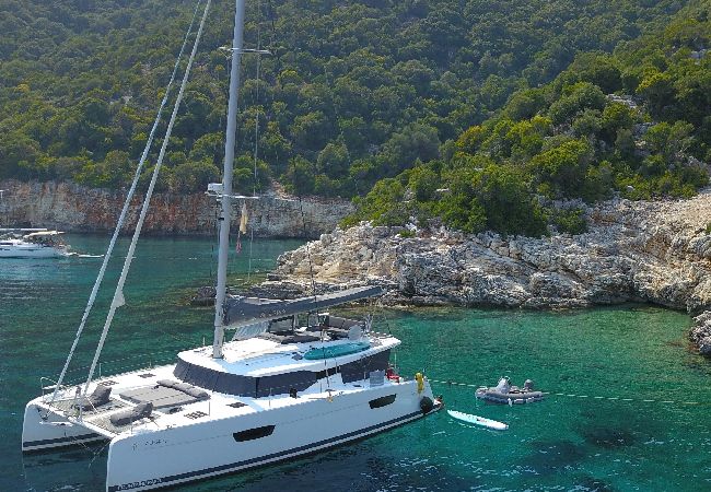 ボート に Cagliari - Catamarán | año 2020 | 13.79 M