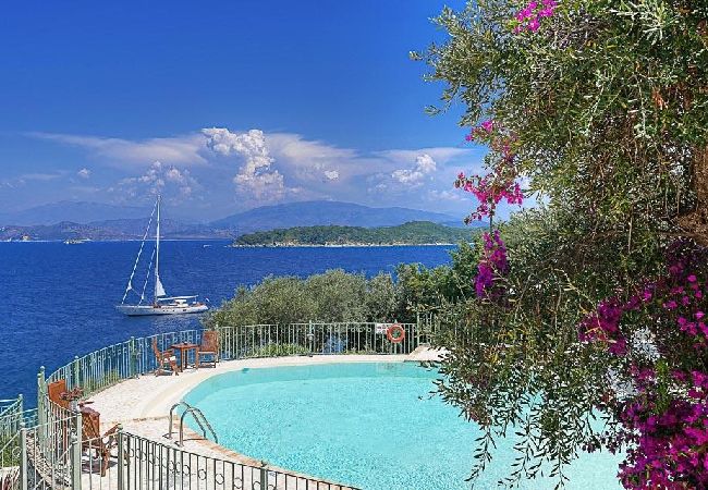 Villa i Acharavi - Villa Athina