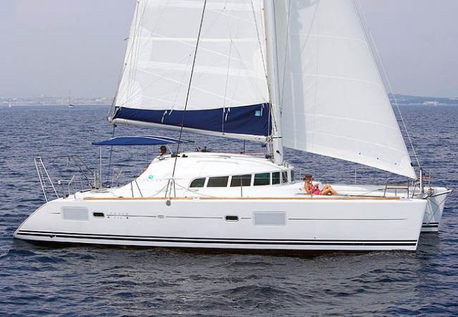łódź w Cagliari - Catamarán | año 2005 | 12.5 M