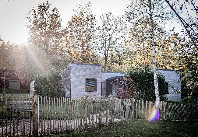 小屋 在 Barbey-Seroux - CHALET 2 - LES JOLIS CHALETS