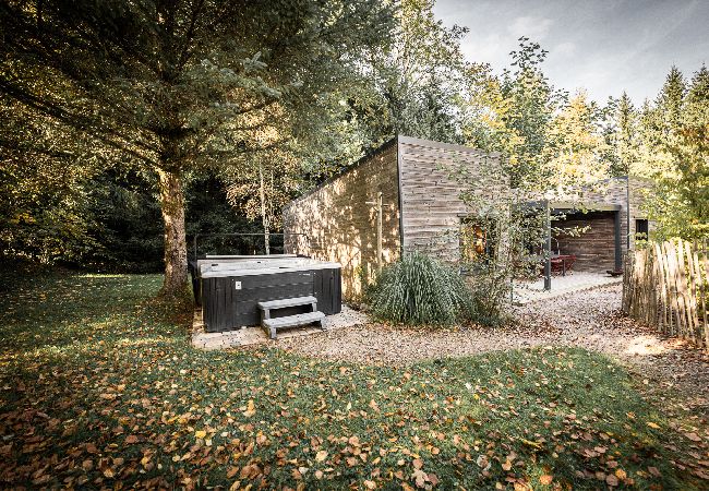 小屋 在 Barbey-Seroux - Chalets 4 - LES JOLIS CHALETS